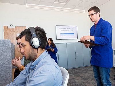 A session in UNM Anderson's Behavioral Lab