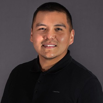 UNM Anderson alum and sculptor Daniel Begay