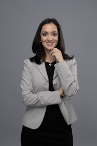 Headshot of Michelle Dearholt
